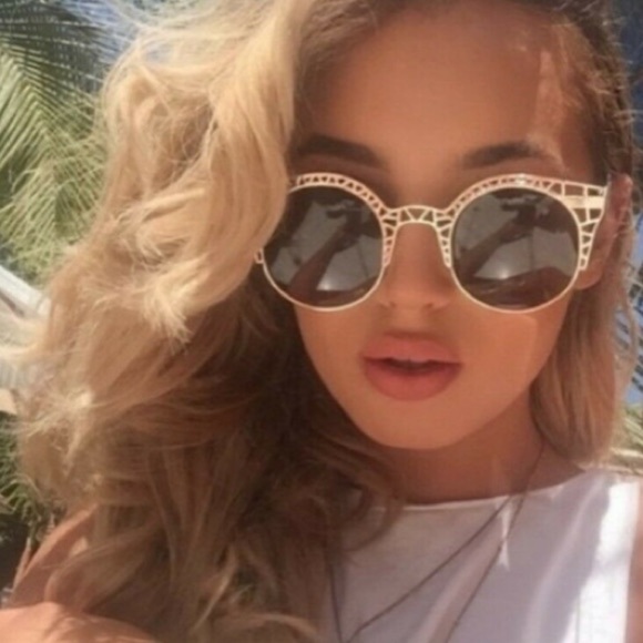 Quay Australia Open Work Sunglasses Gold Frame Green Lens 100% UV Protection NWT - Picture 3 of 13